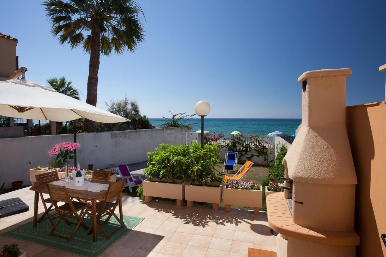 Villa Lucia Sul Mare Sant'Andrea  エクステリア 写真